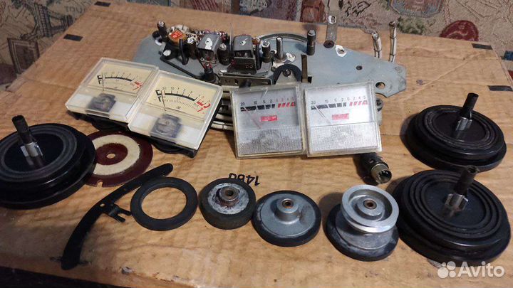 Запчасти для магнитофона 'Ростов- 102'