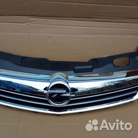 Купить Решетка радиатора Opel Astra H GTC 13247178