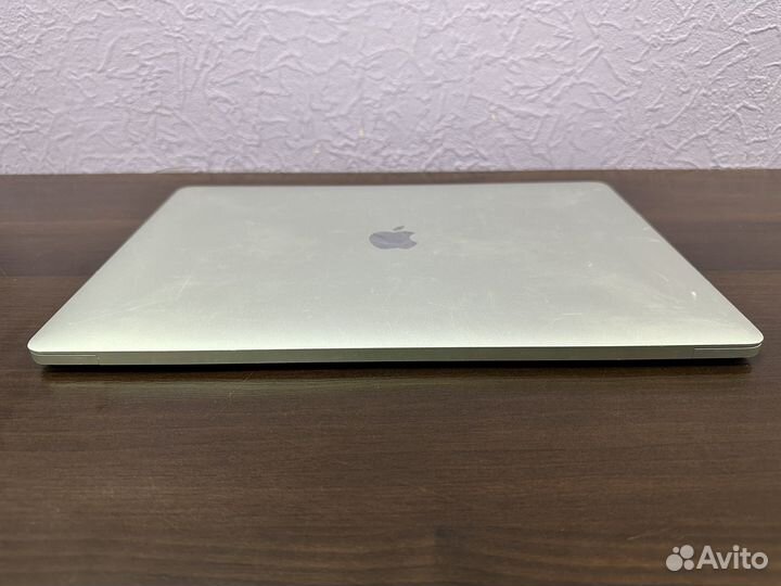 Macbook Pro 15 2018 i9/32/512/560X 4GB