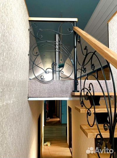 Г-образная лестница с поворотом