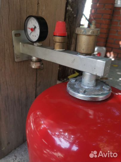 Группа подключения и мембранный бак для систем