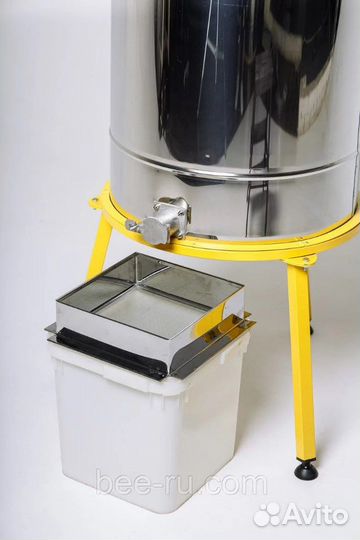 Медогонка 2-х рамочная оборотная (нерж. бак и касс