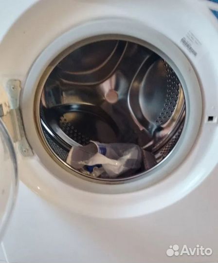 Индезит. На 5 кг. Узкая. Бу мало