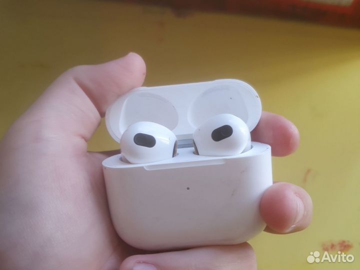 Беспроводные наушники apple airpods