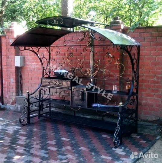 Мангал с крышей