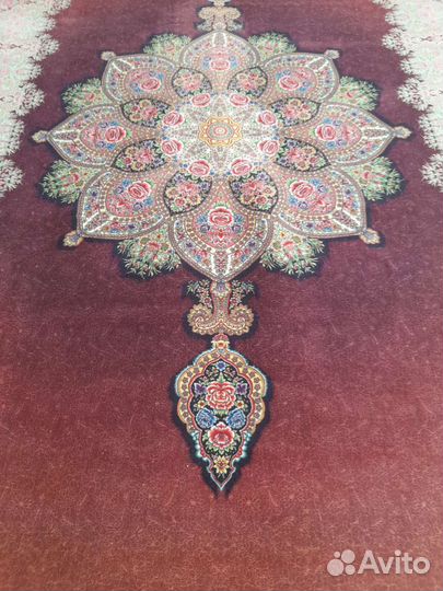 Роскошный иранский ковёр.Размер 2 на 3