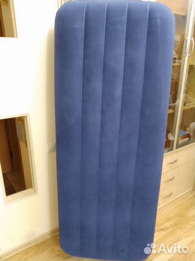 Односпальный надувной матрас (с насосом)
