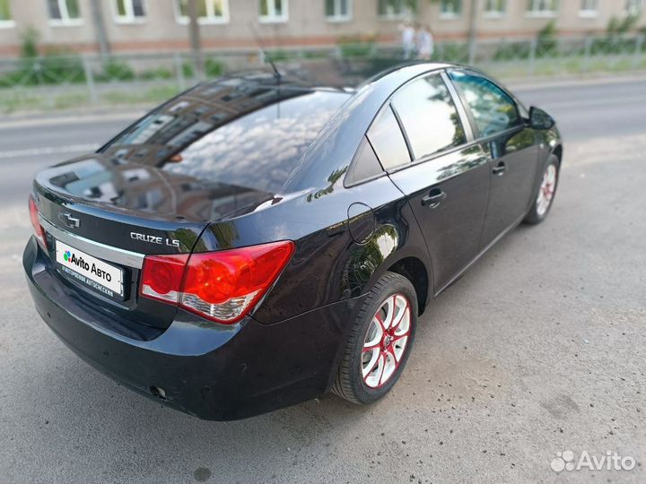 Chevrolet Cruze 1.6 AT, 2011, 290 000 км