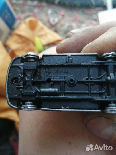 Модель автомобиля 1:72