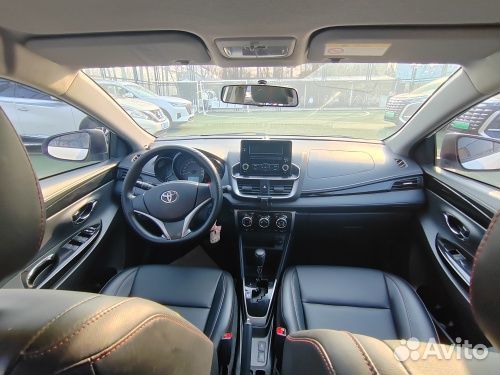 Toyota Yaris 1.5 CVT, 2021, 44 000 км