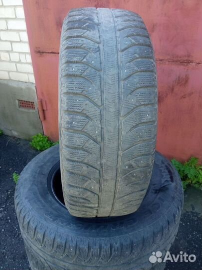 Bridgestone Ice Cruiser 7000 265/65 R17 116T