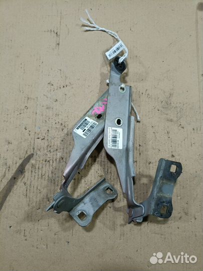 Петля капота Nissan March AK12