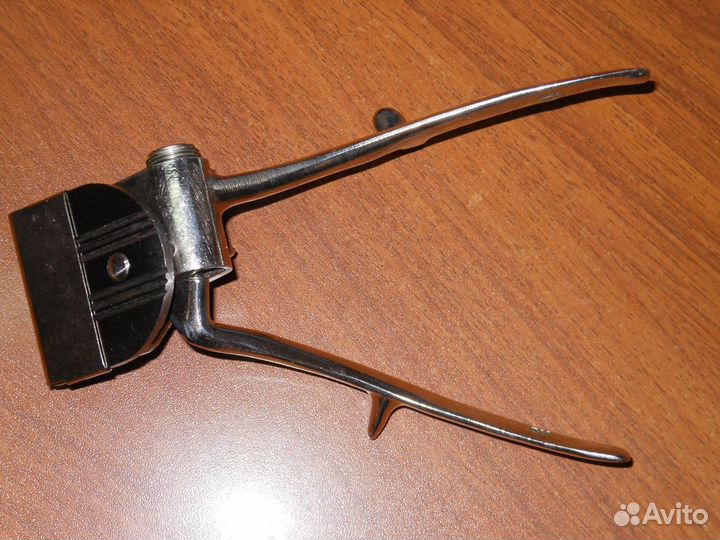 Механическая машинка для стрижки волос