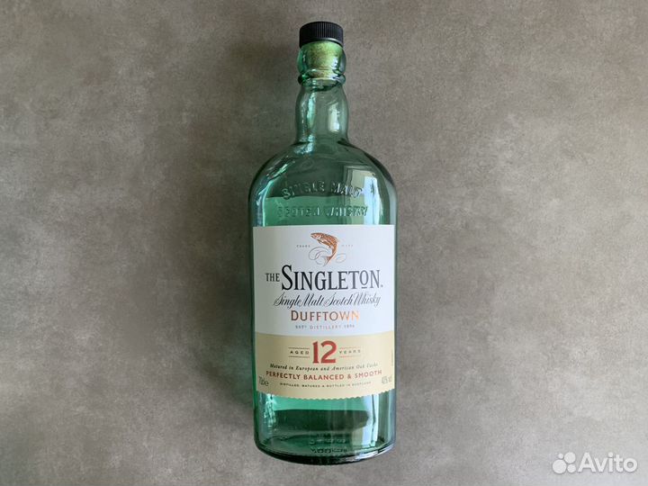 Бутылка и коробка из под виски Singleton 12 лет