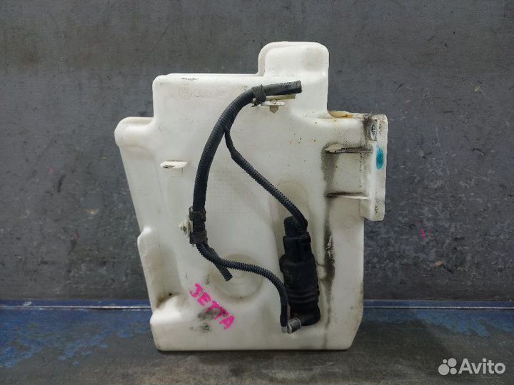 Бачок омывателя Volkswagen Jetta 5