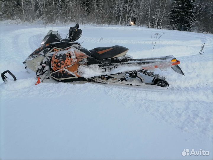 SKI-DOO summit X 154
