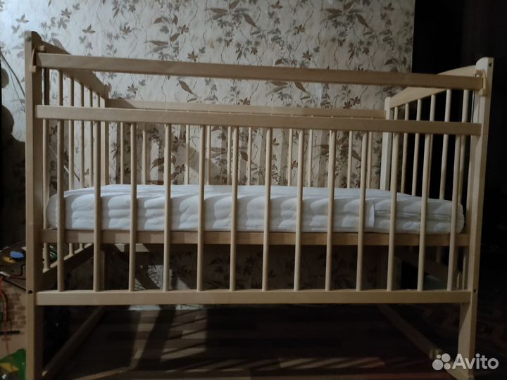 Детская кроватка