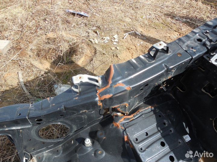 Б/У Б/У Лонжерон передний правый дефект на фото