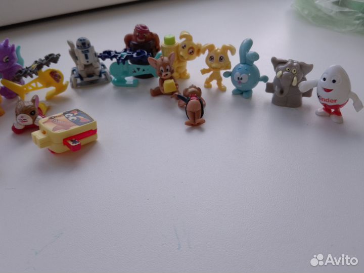 Игрушки из киндера пакетом