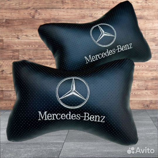 Подушки Mercedes Benz черные с логотипом