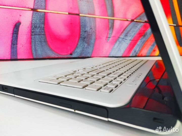 Ноутбук Sony Vaio 17.3