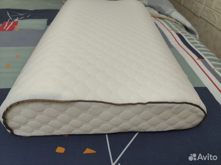 Подушка ортопедическая 2 шт. Цена за одну. Новые