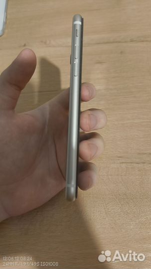 iPhone SE (2022), 128 ГБ