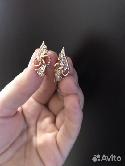 Золотые серьги