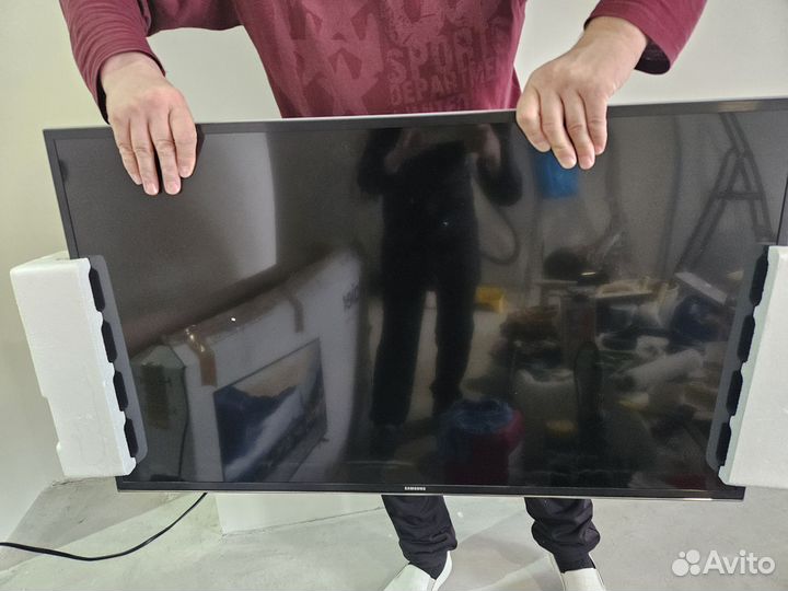 Телевизор на запчасти Самсунг