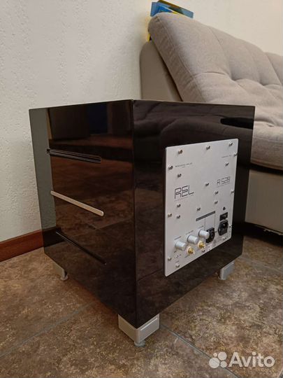 Сабвуфер Rel R528