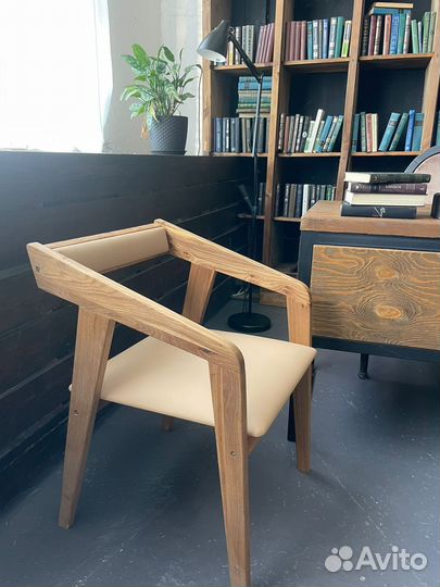 Кухонный стул деревянный