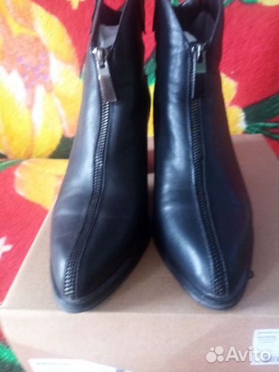Ботинки женские 37 размер натуральная кожа б/у