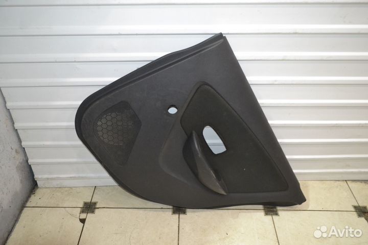 Обшивка двери задняя правая Nissan Almera G15