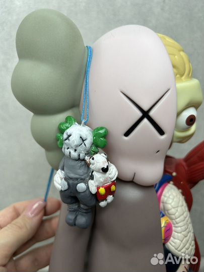 Фигурка kaws