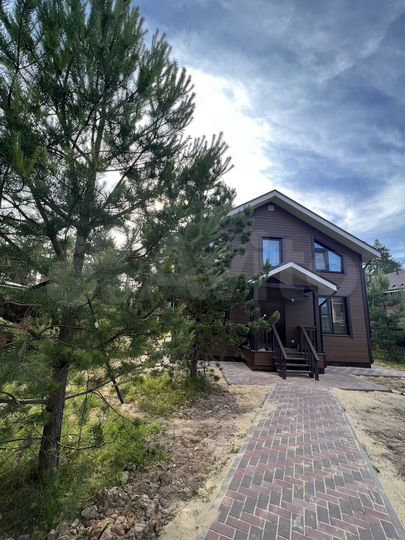 Дом 180 м² на участке 8 сот.