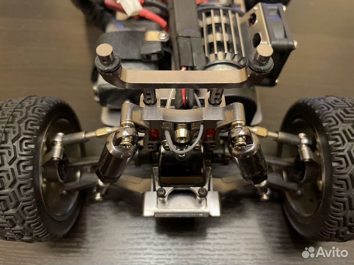 Радиоуправляемая модель RC Wltoys 1/18