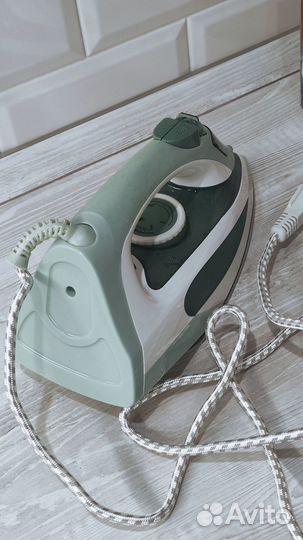 Утюг delta плюс подарок подставка для смартфона