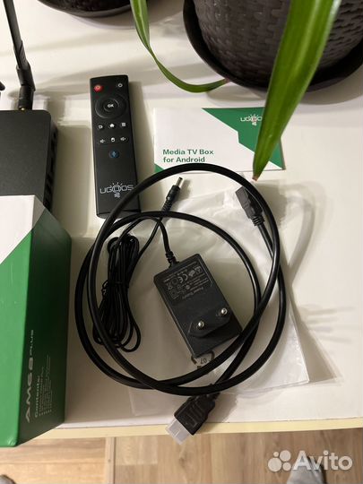 Ugoos AM6B Plus с Bluetooth пультом