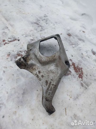 Опора двигателя левая Volkswagen Sharan 1995-2000