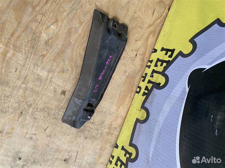 Подкрылок задний правый Nissan Serena (pnc24) 199