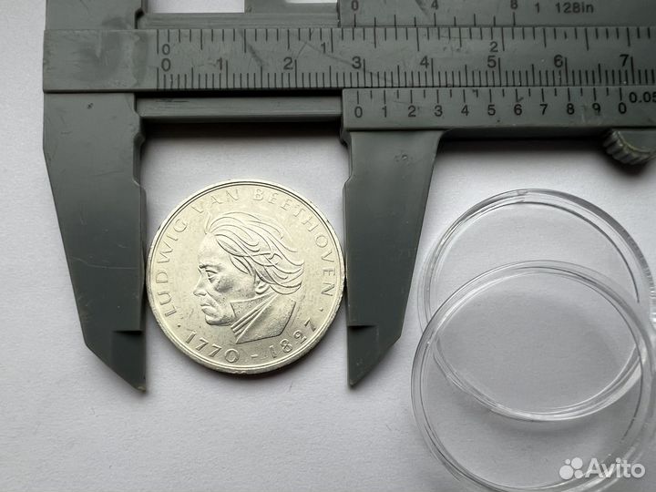 Монета серебро