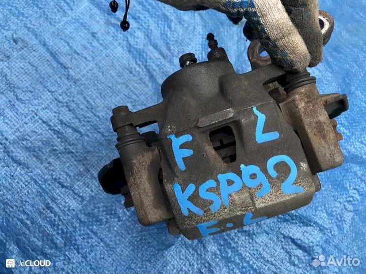 Суппорт на toyota belta KSP92 1krfe