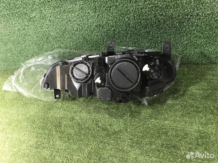 Фара правая BMW X5