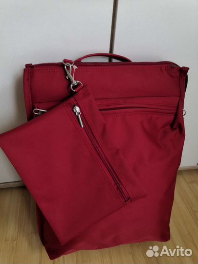 Красный рюкзак для ноутбука