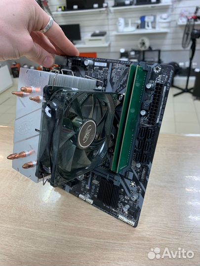 Материнская плата с процессором i3-9105f (С45)