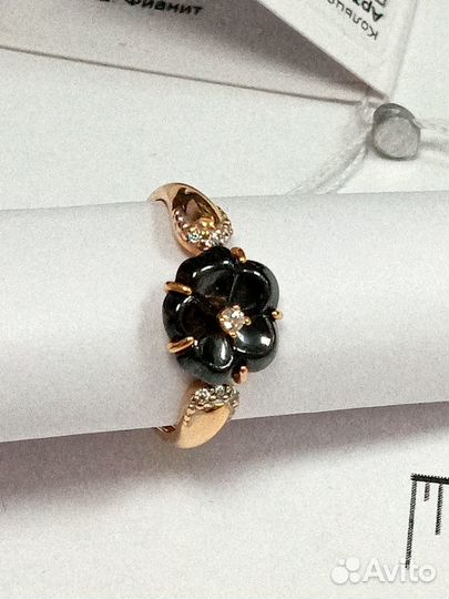 Золотое кольцо с фианитом 17р