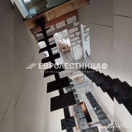 Лестница на монокосоуре