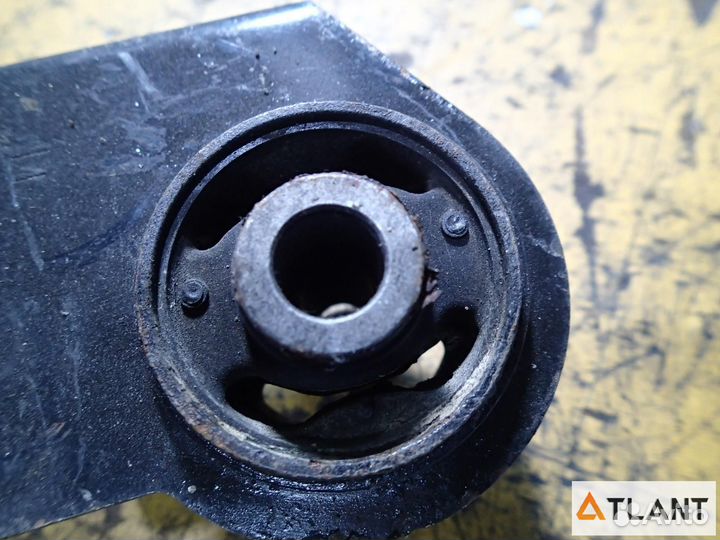 Крепление редуктора задняя nissan X-trail