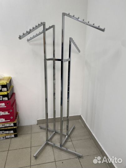 Вешало четырехстороннее хромированное