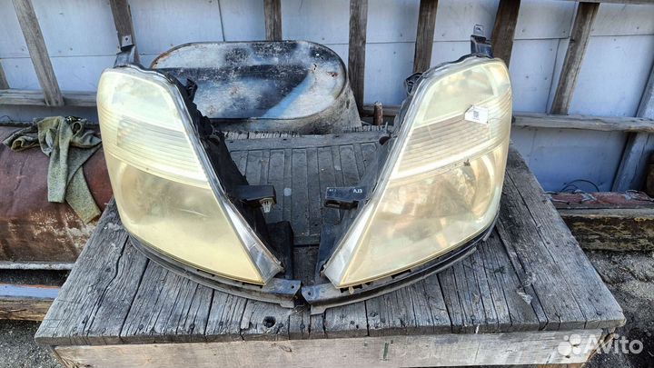 Фара на Honda stream